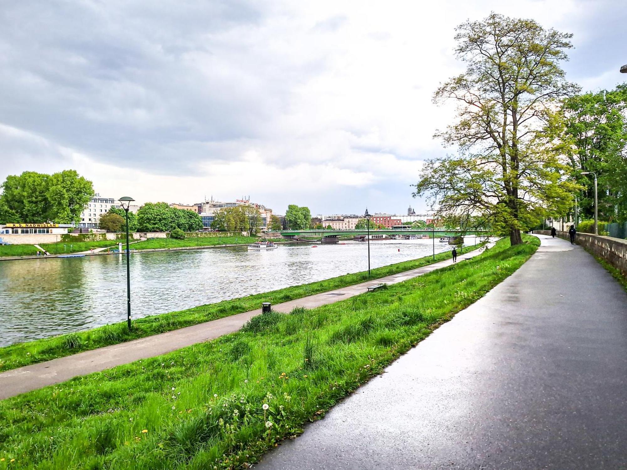 Cozy Apartment With Ac For Couples - Old Town Krasków Eksteriør bilde