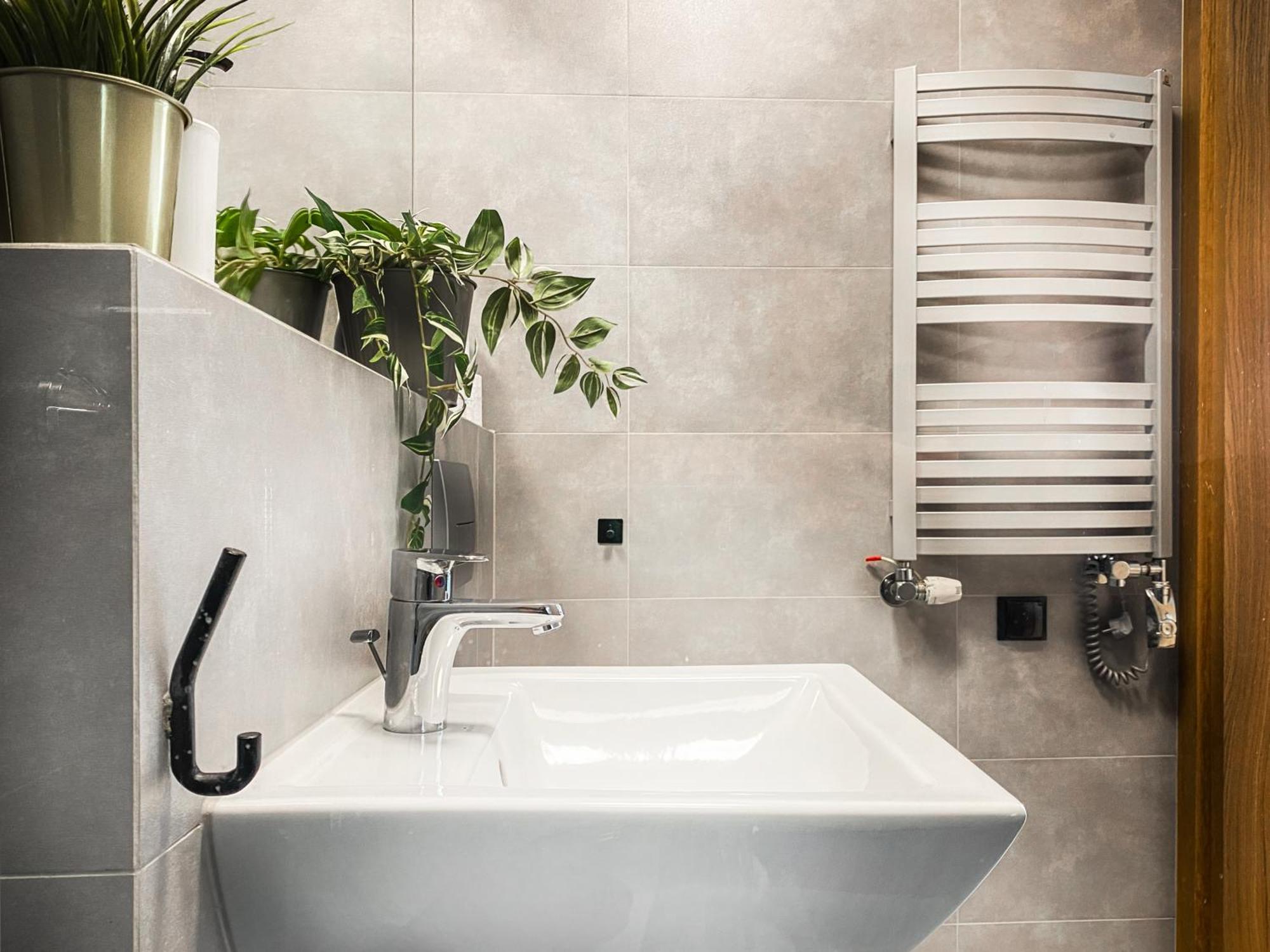 Cozy Apartment With Ac For Couples - Old Town Krasków Eksteriør bilde