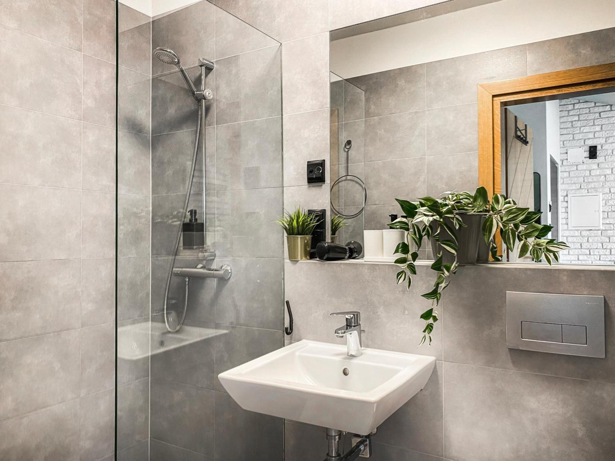 Cozy Apartment With Ac For Couples - Old Town Krasków Eksteriør bilde