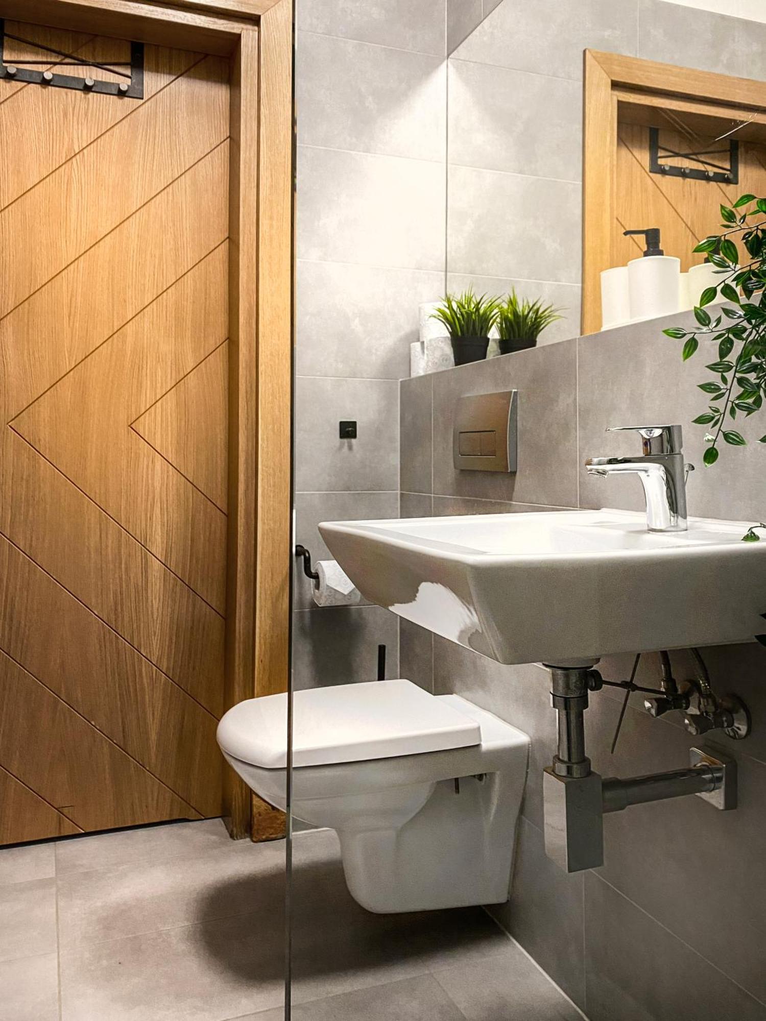 Cozy Apartment With Ac For Couples - Old Town Krasków Eksteriør bilde