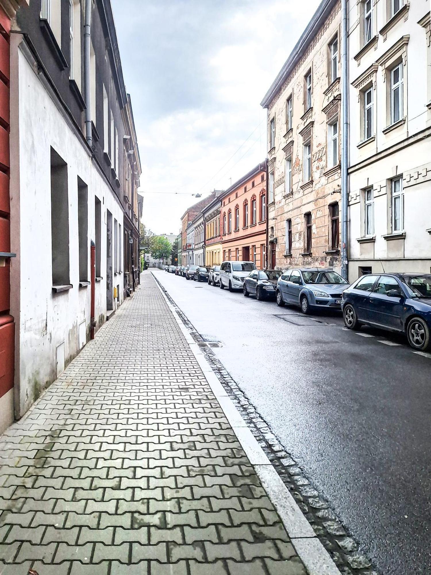 Cozy Apartment With Ac For Couples - Old Town Krasków Eksteriør bilde